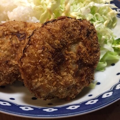 中はしっとり、外はサクサクでとっても美味しかったです╰(*´︶`*)╯
次の日は食パンではさんで食べました^_^